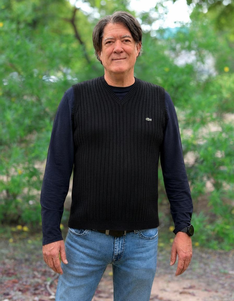 Dr. Carlos Llorens